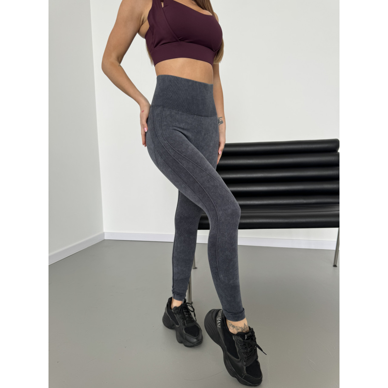 Спортивні легінси з перфорацією з подвійним Push up та V-подібним швом виварений колір графітові